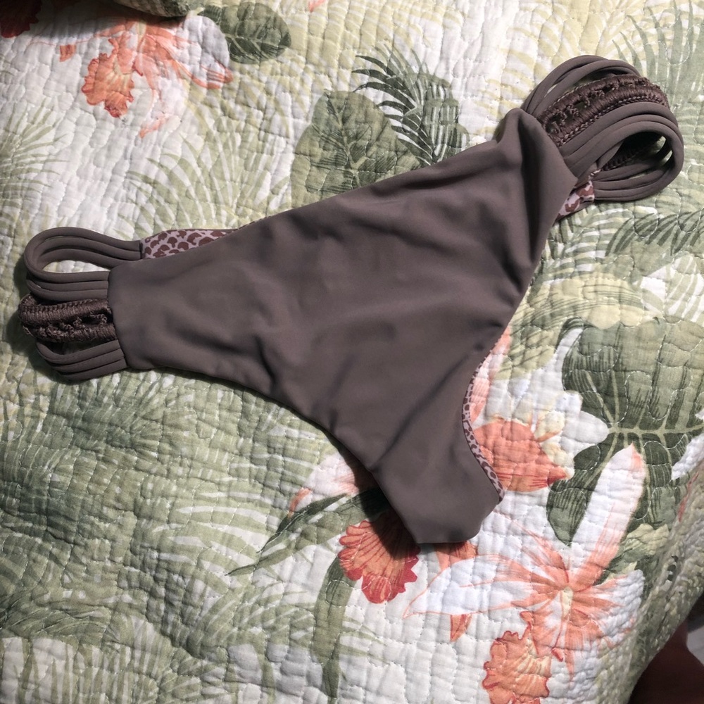 Acacia pikake bottoms